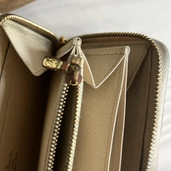 Louis Vuitton long zippy wallet - Picture 13 of 17